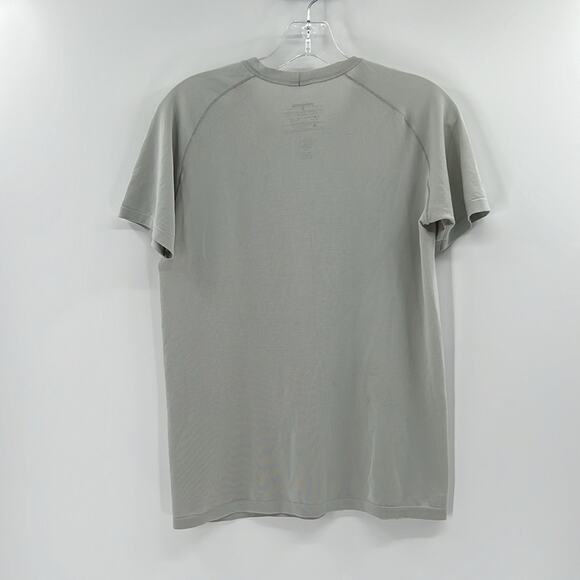 Patagonia Women's Short Sleeved Gamut Shirt - Light Gray - Medium - Picture 7 of 7